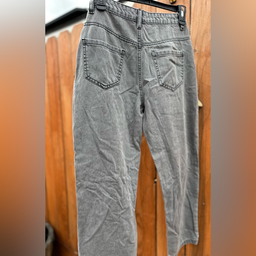 Boohoo Baggy Boyfriend Distressed Grey Jeans Size 2 NWT - Picture 6 of 8